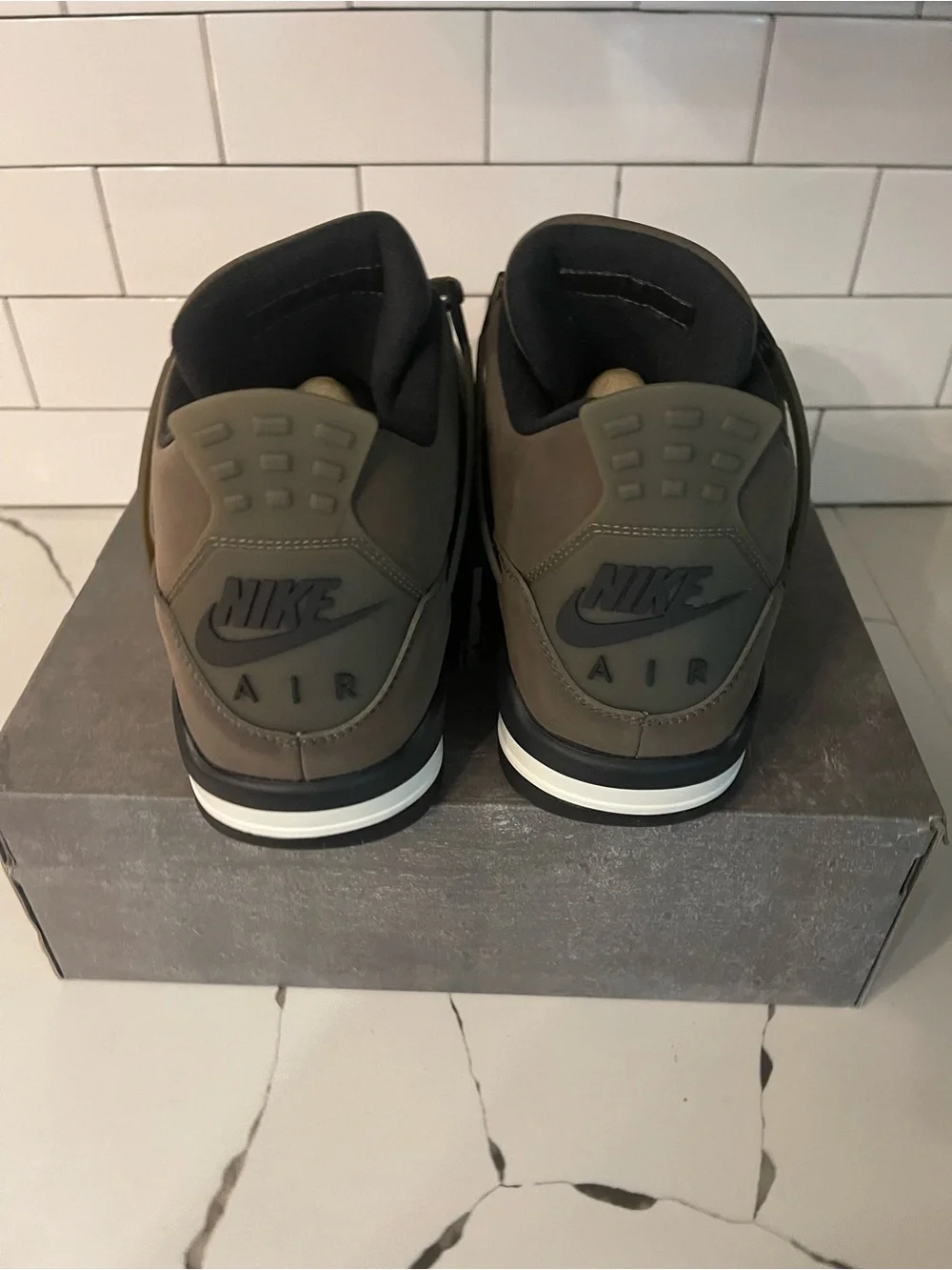 Men’s Retro 4 Cave Stone Size 14.